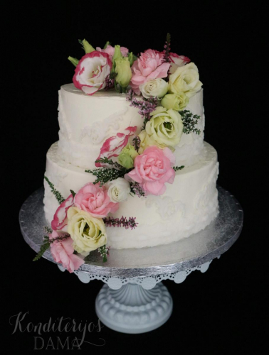 Vestuvinis su gėlėmis