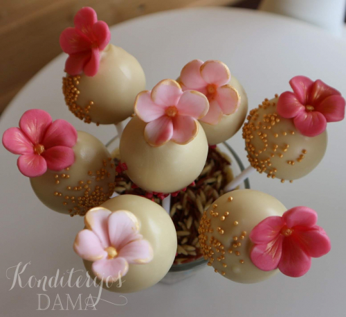 Pražydę cakepops'ai